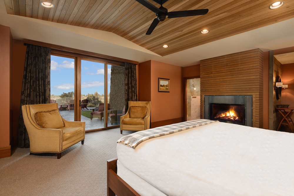 Deluxe Room, 1 King Bed (Ranch House Guestroom Adult Only 21+) photo 1
