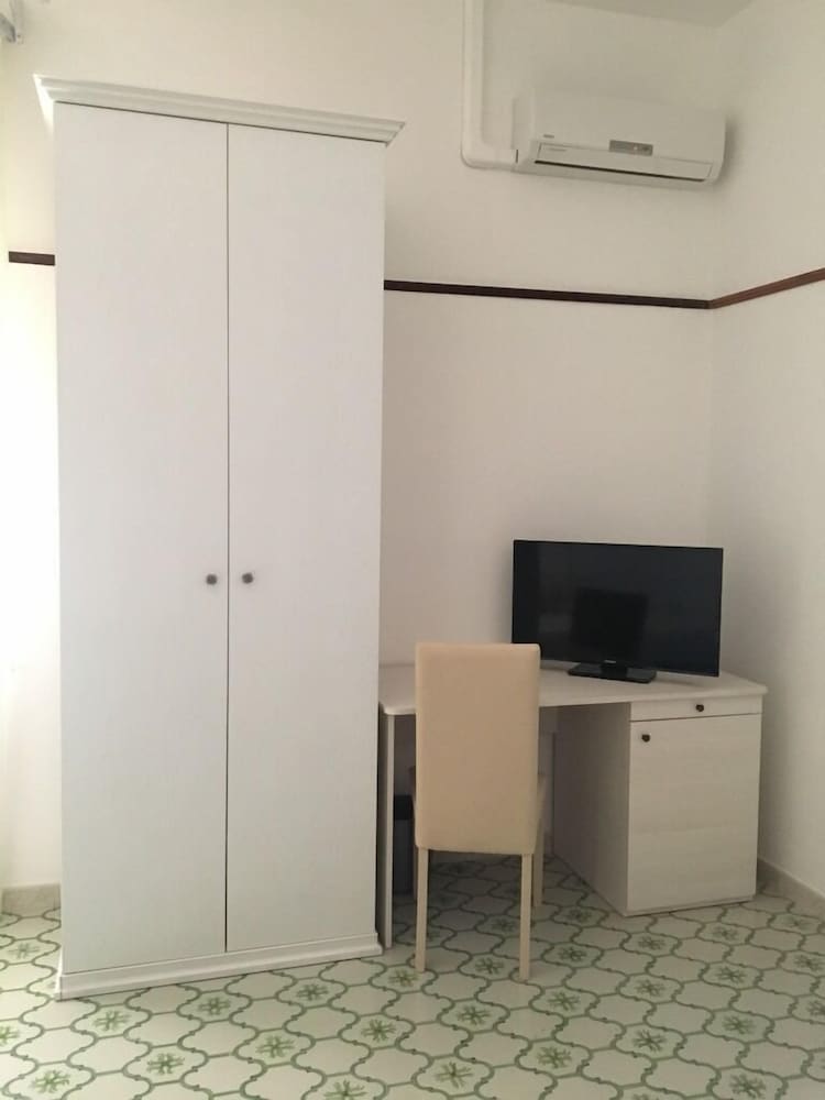 Quadruple Room, Private Bathroom (Melograno) photo 2