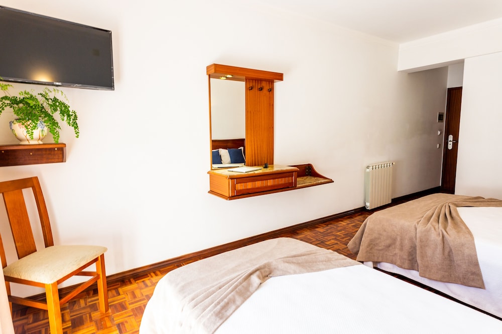 Triple Twin Room - Photo 3