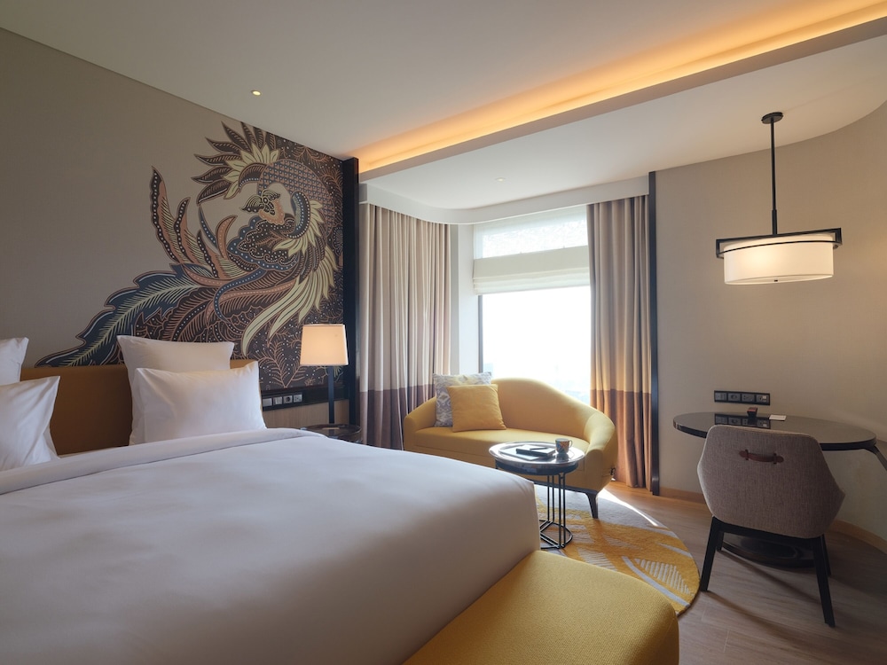 Executive Room, 1 King Bed - Photo 2