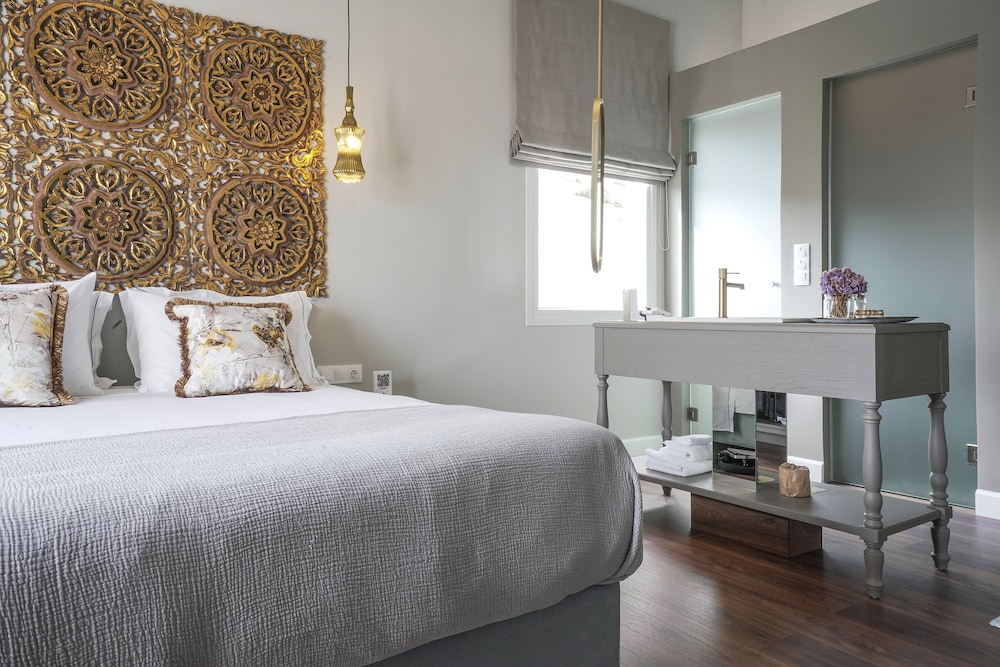 Vassiliki Suite photo 2
