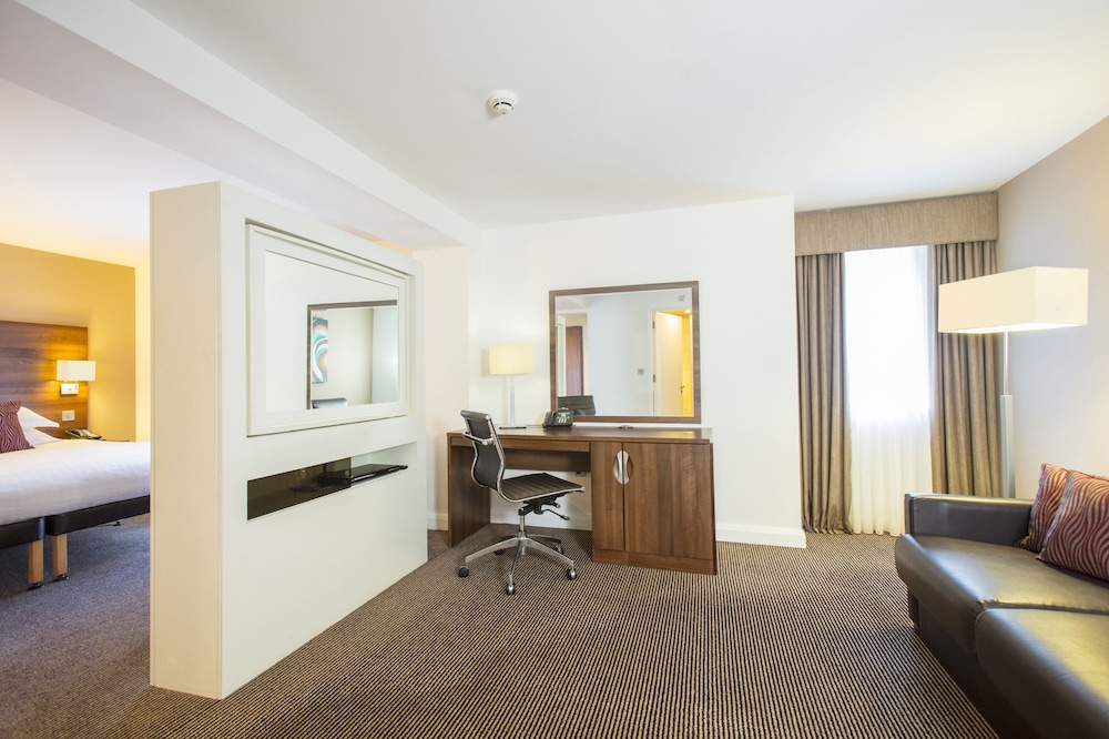 Room, 1 King Bed, Accessible photo 2