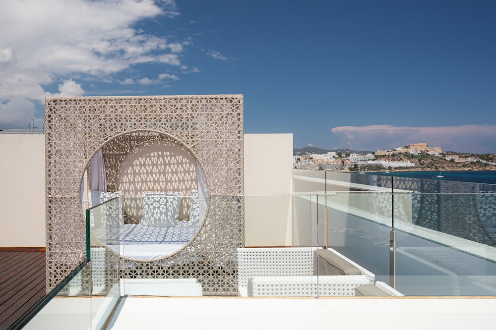 Grand Suite, Jetted Tub, Sea View - Photo 7