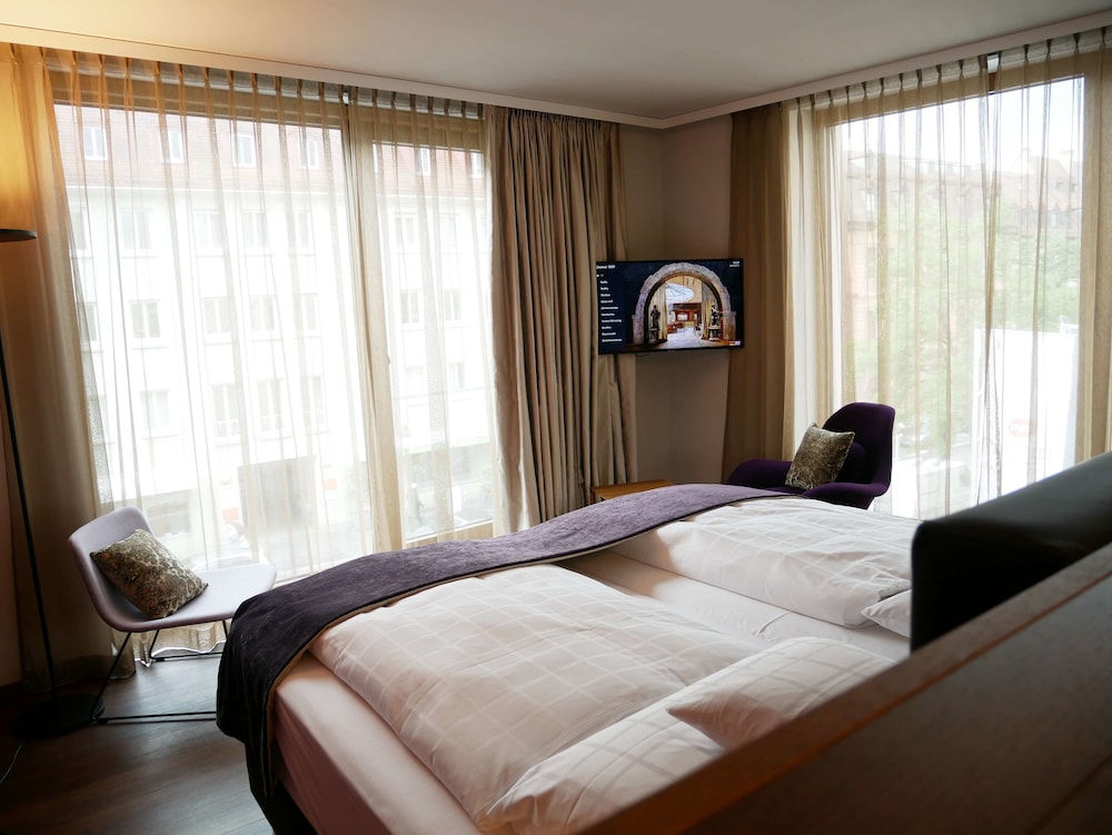 Superior Room, 1 King Bed, Annex Building photo 3