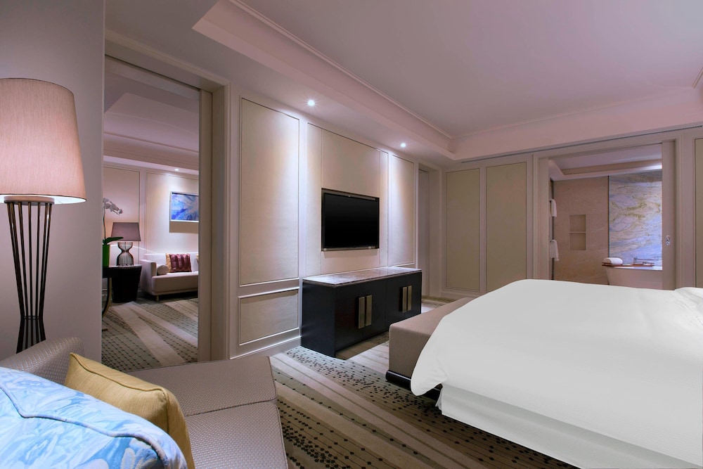 Club lounge access, 1 Bedroom Executive Suite, 1 King photo 3