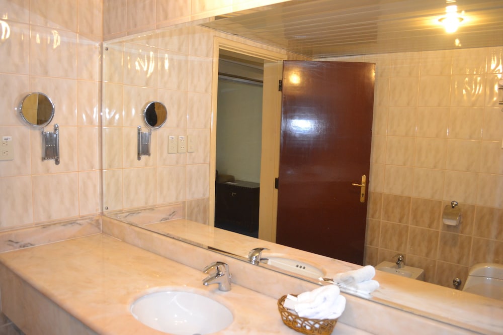 Suite, 2 Bedrooms photo 3