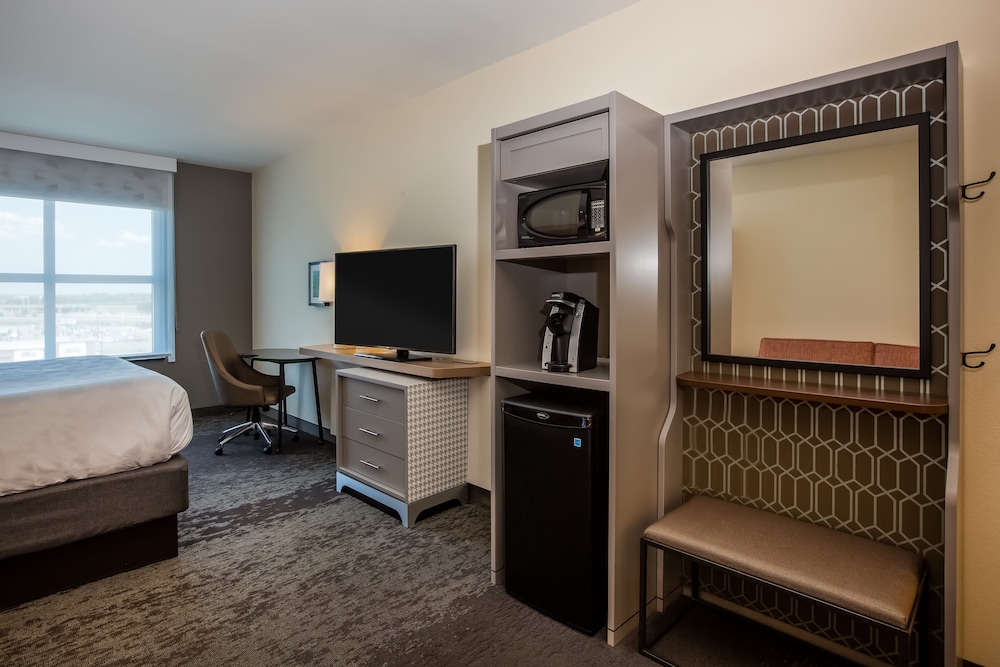 Standard Room, 1 King Bed (Walk-In Shower) - Photo 8