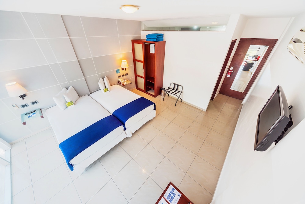 Standard Room, 2 Twin Beds - Photo 4