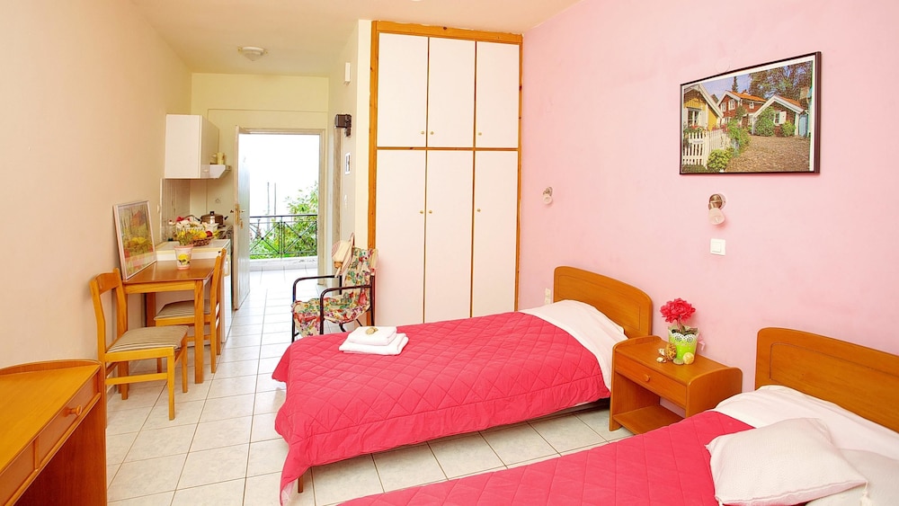 Basic Studio, 1 Bedroom, Garden View, Garden Area (For 3)