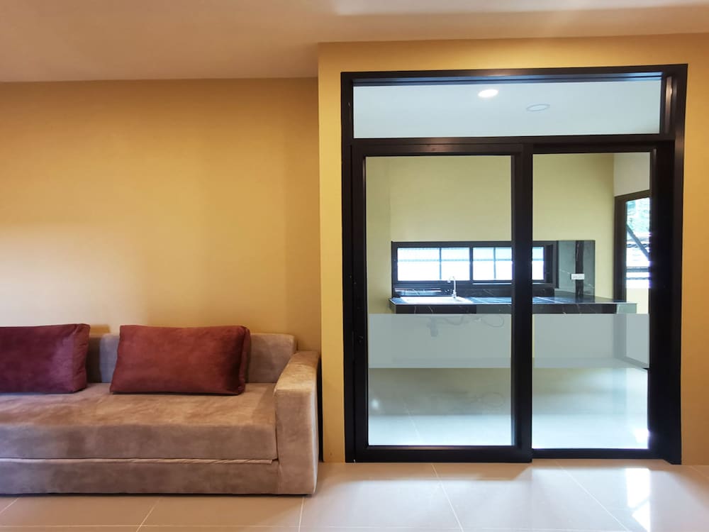 Deluxe Double Room - Photo 8
