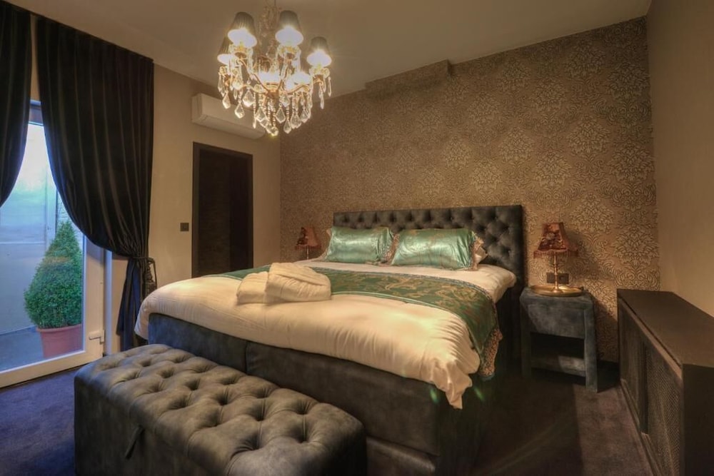 Luxury Room