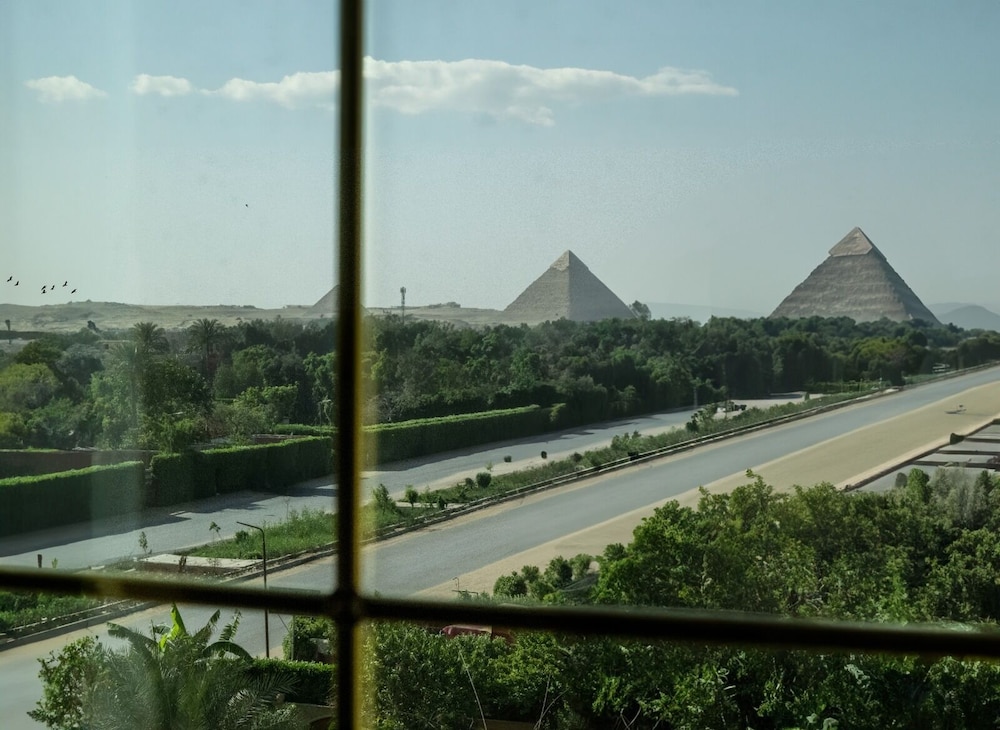 Deluxe Double or Twin Room, Pyramids View - Photo 5
