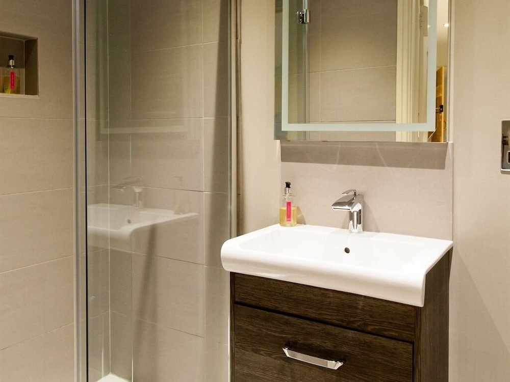 Luxury Twin Room, Ensuite, Garden View photo 2