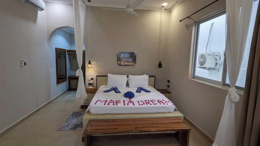 Standard Double Room, 1 Double Bed, Pool Access, Pool View photo 3