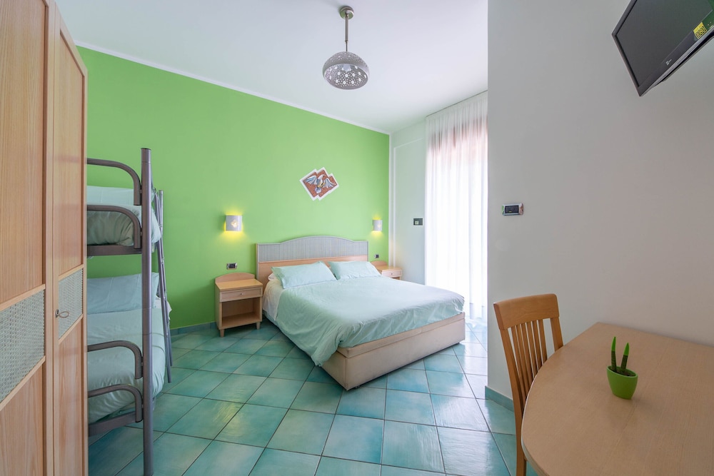 Triple Room, Balcony photo 1