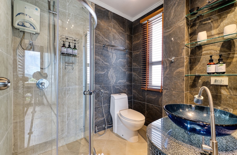 2-Bedroom Villa with Sea View photo 2