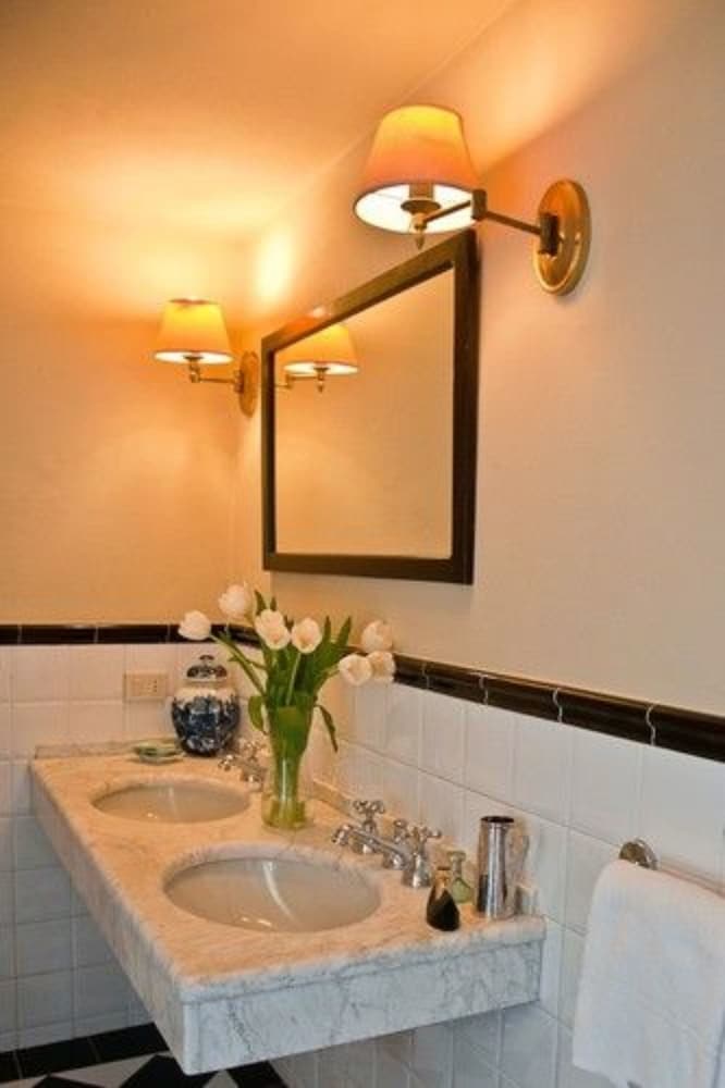 Suite, 2 Bedrooms, City View photo 3