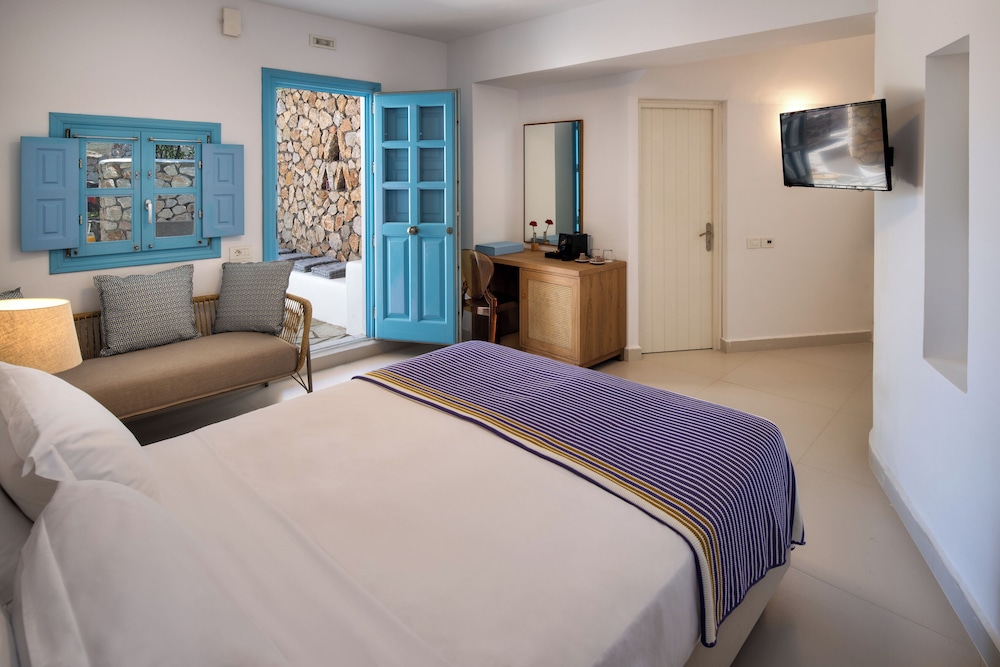 Superior Room with outdoor Hot Tub and Garden View - Photo 1