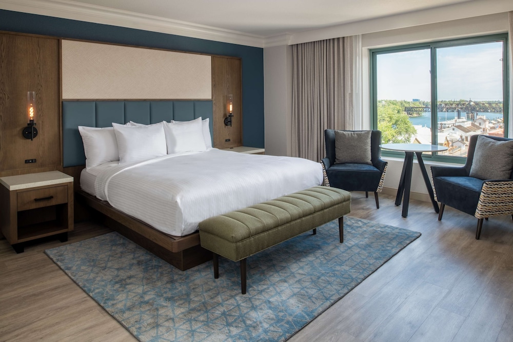 Suite, 1 King Bed, Accessible, Corner (2 Room Governor Suite, Roll-In Shower) - Photo 1