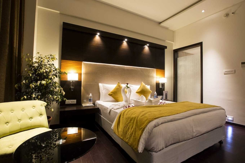 Premium Suite, City View