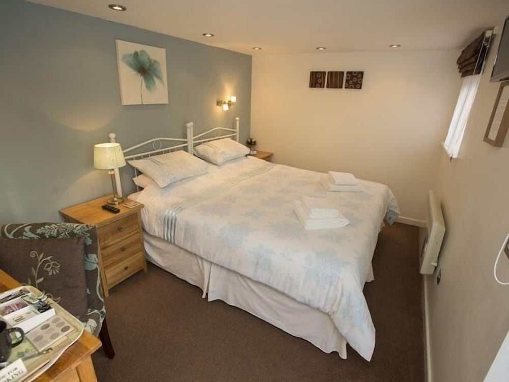 Single Room, Ensuite photo 3