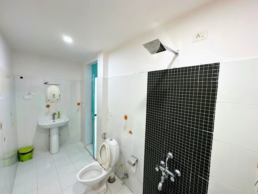 AC Standard Double Room with Balcony photo 2