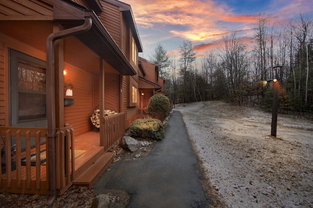 Townhome, 3 Bedrooms photo 1