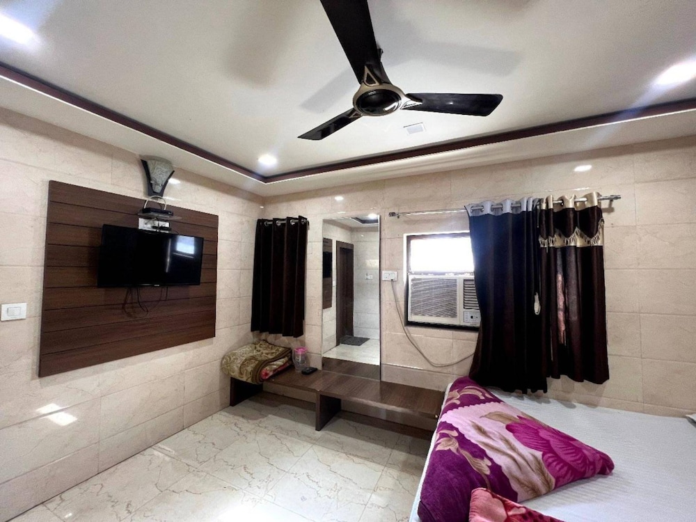 Deluxe Double Room, City View photo 3