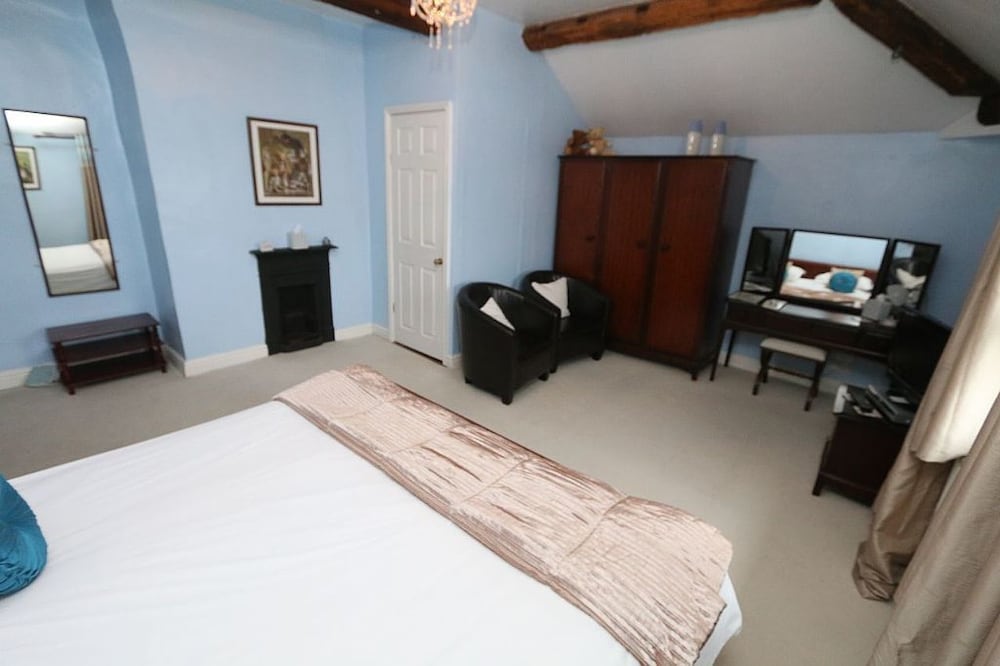 Executive Room, 1 King Bed (Wollerton) photo 1
