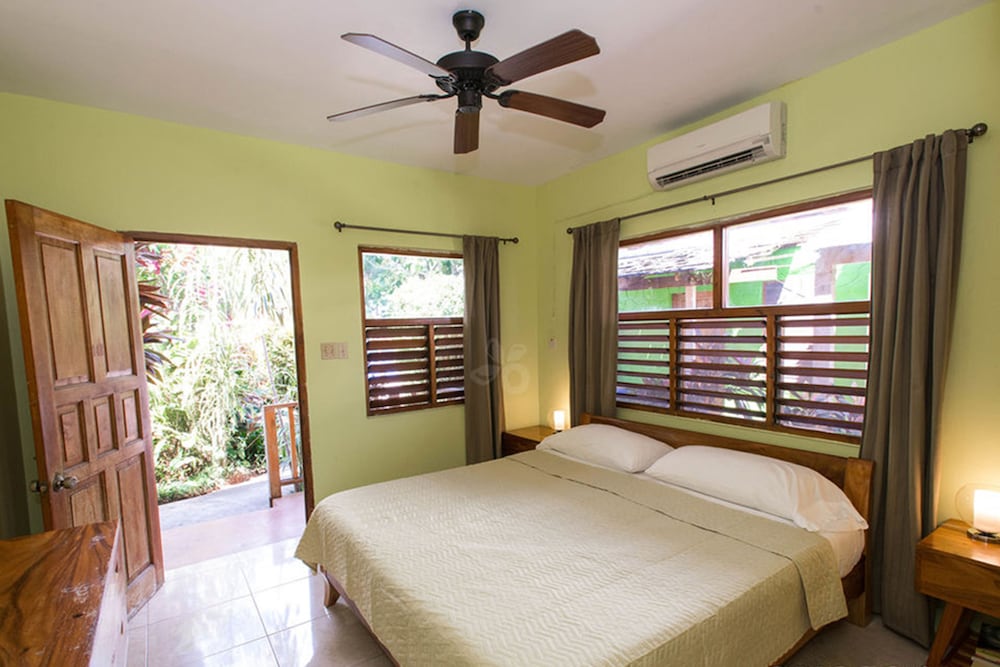 Deluxe Double Room, 1 King Bed, Garden View