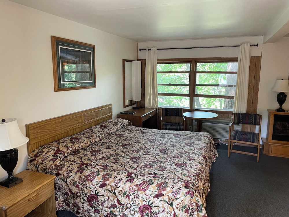 Deluxe Cabin, 1 King Bed, Non Smoking