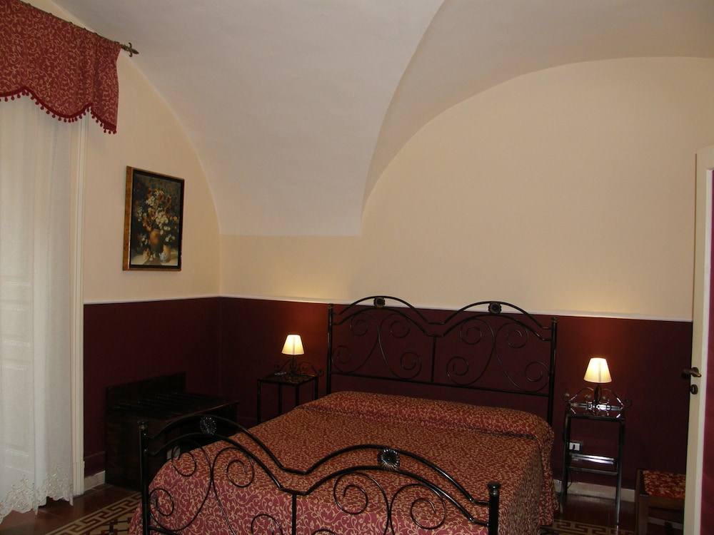 Economy Double Room, City View (external bathroom) photo 1