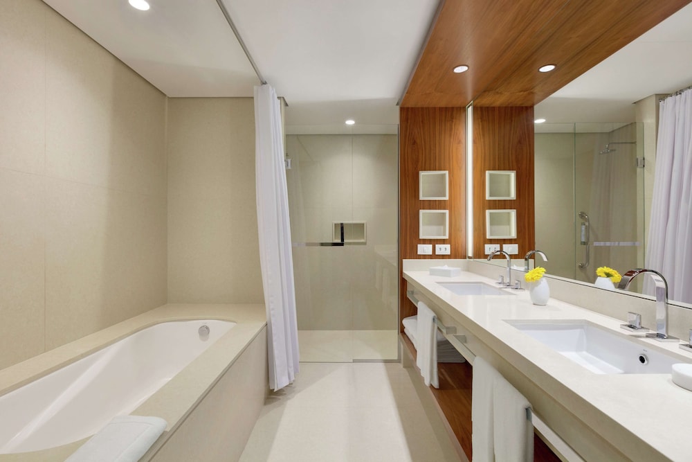 Presidential Room, Club Lounge Access, Lagoon View thumbnail 6