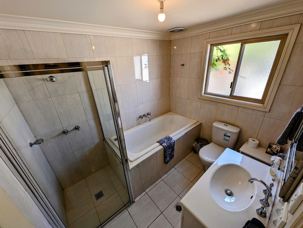 Family Cottage @ Chapel Street (4 Km), 2 Bedrooms photo 2