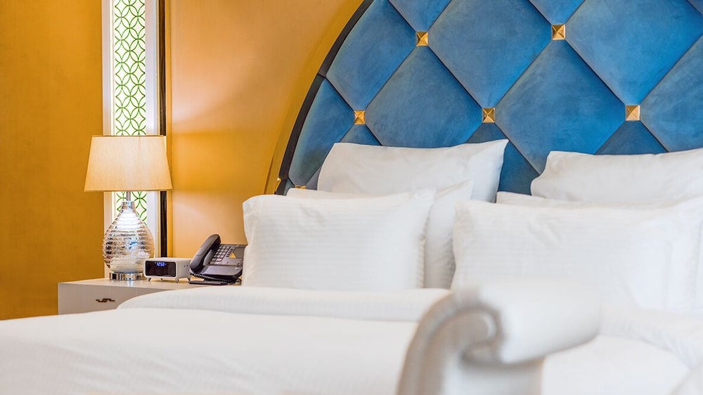 Royal Suite - Photo 2