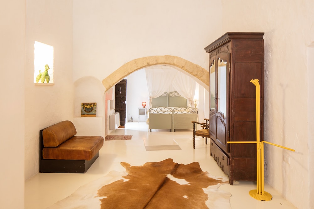 Honeymoon Double Room, 1 Queen Bed, Courtyard View