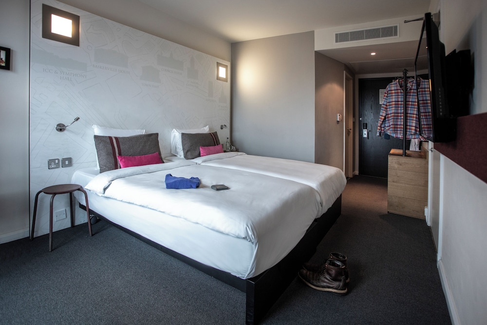 Twin Room - Photo 2