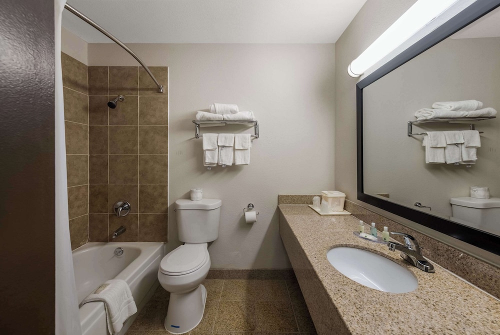 Room, 2 Double Beds, Accessible, Non Smoking - Photo 4