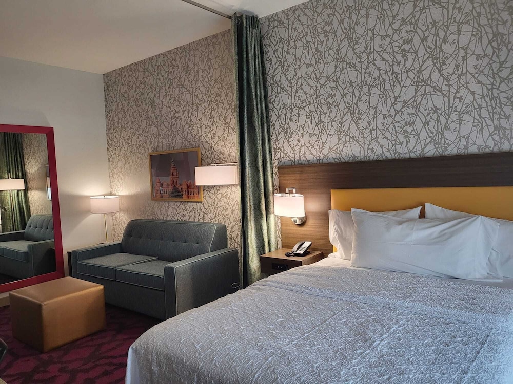 Studio Suite, 1 King Bed photo 2