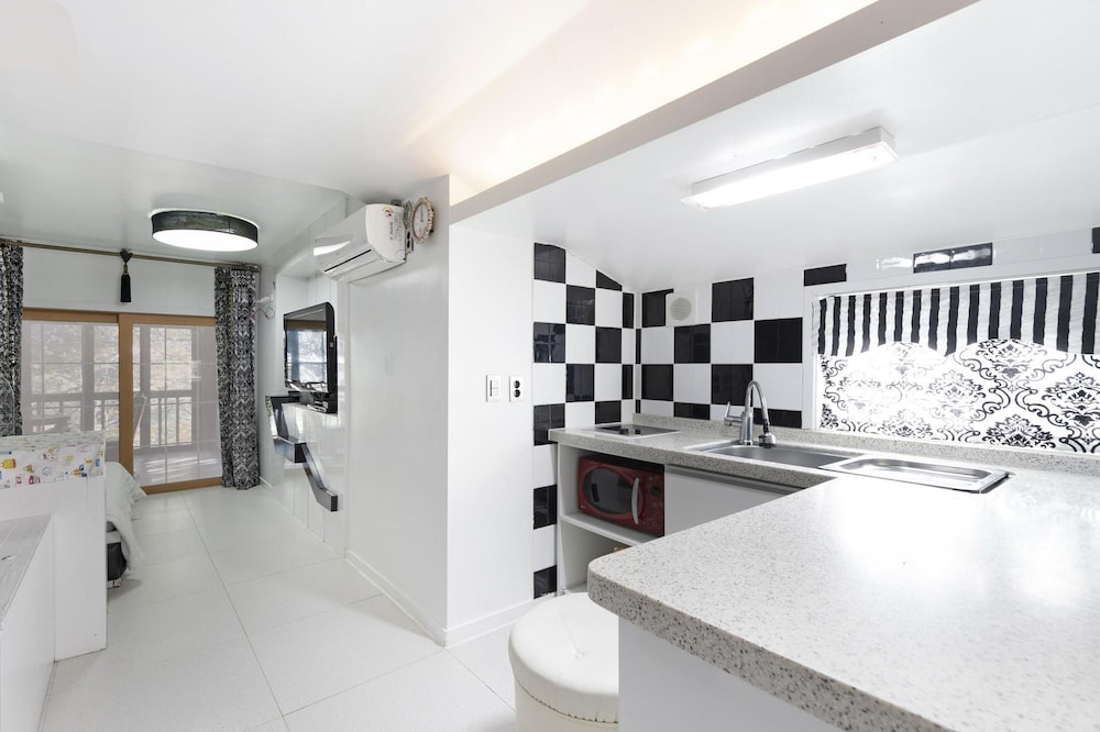 Basic Room, 1 Bedroom (pelidoteu(Jetspa )) - Photo 9