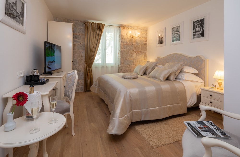Luxury Double or Twin Room (301) photo 1