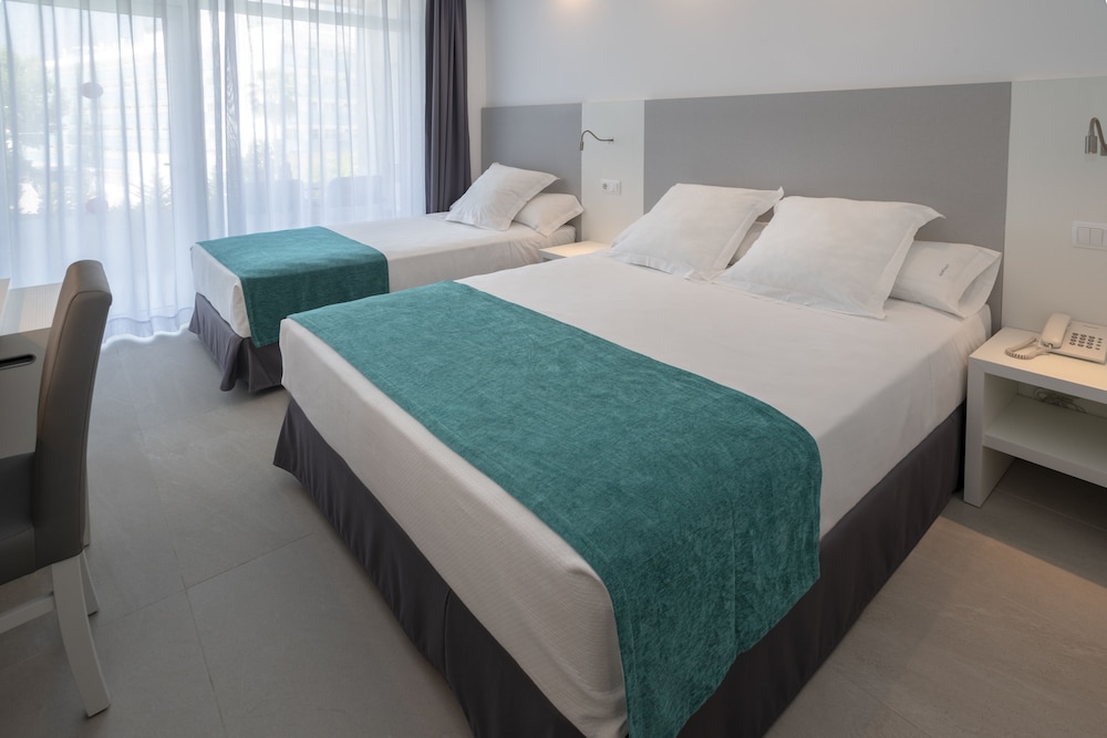 Triple Room (3 Adults)