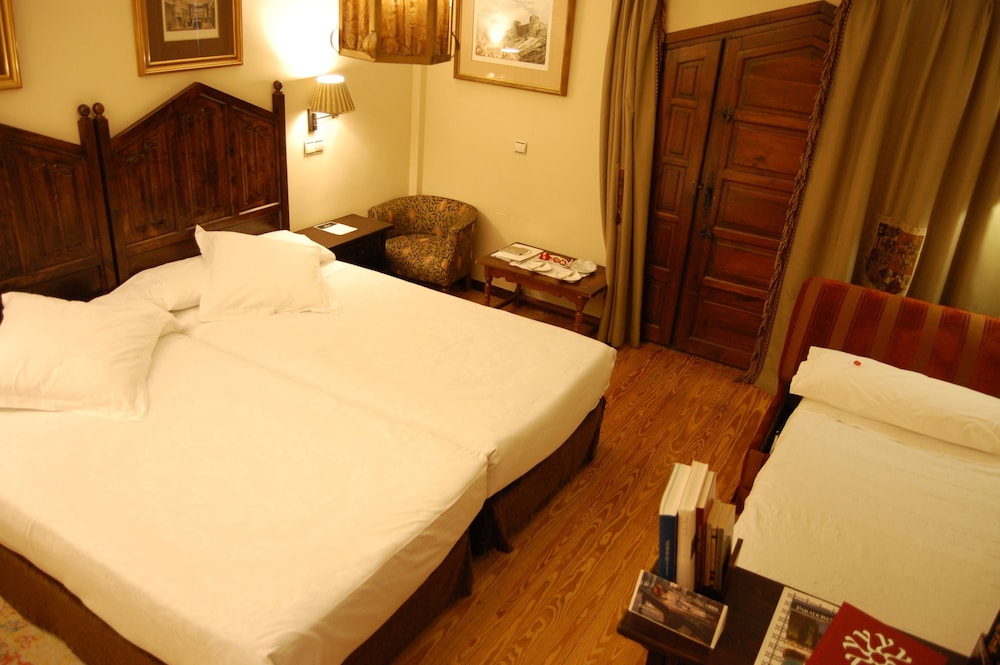Habitación Estándar Doble (3 Adultos)