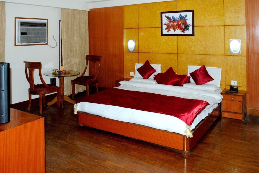 Executive Room - Photo 1