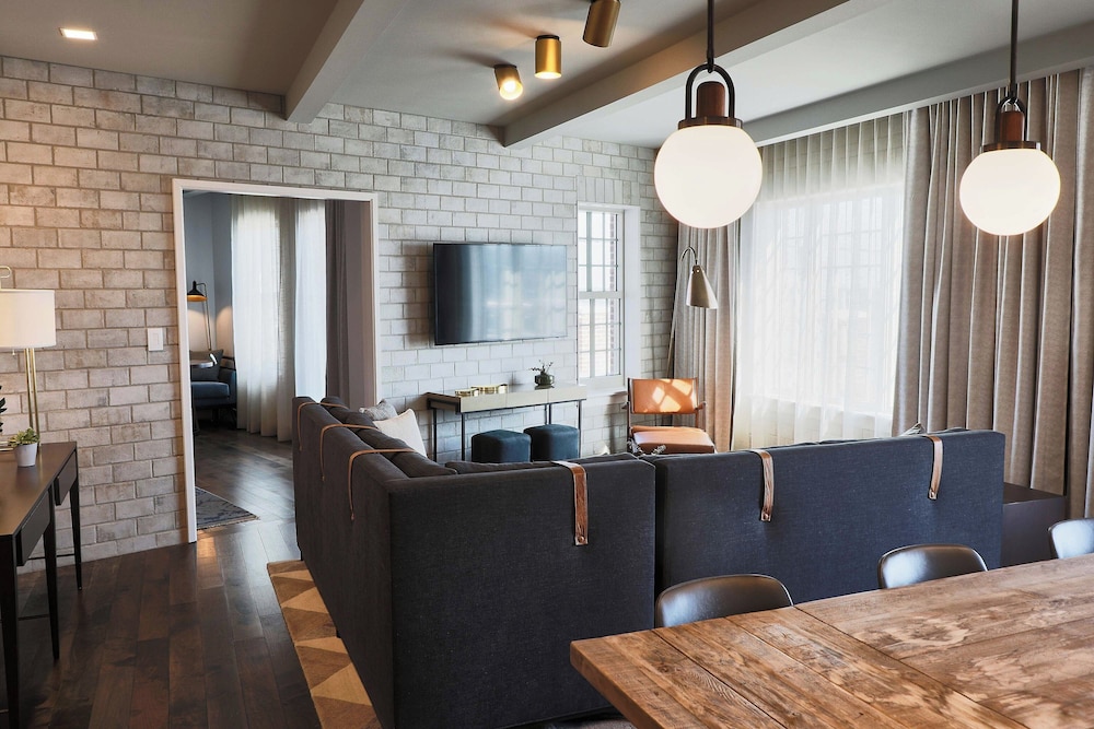 Penthouse, 1 King Bed with Sofa bed