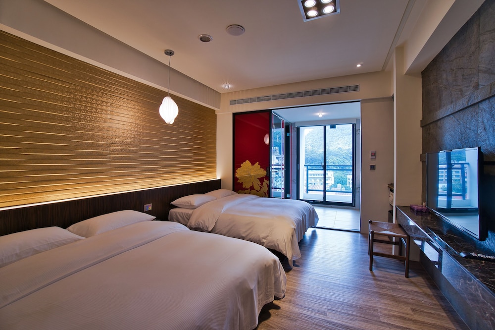 Family Twin Room - Photo 2