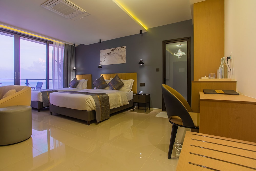 Deluxe Triple Room, Balcony, Sea View photo 1