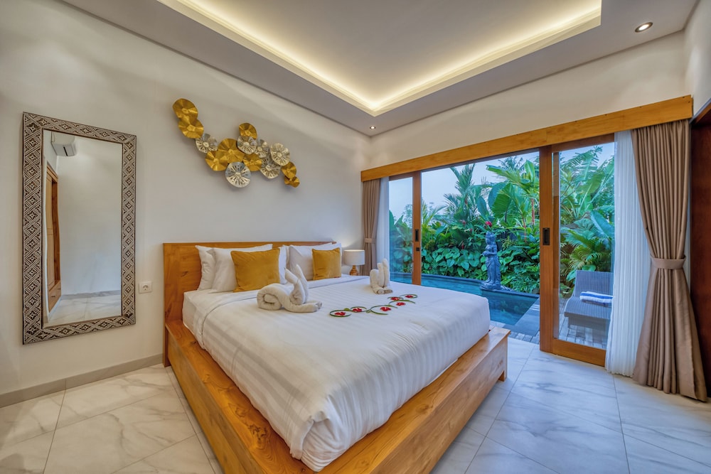Premier Villa, 2 Bedrooms, Pool View photo 2