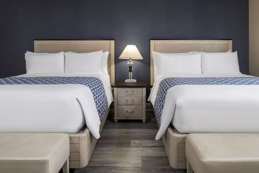 Suite, Multiple Beds, Oceanfront (Pet-Friendly) photo 1