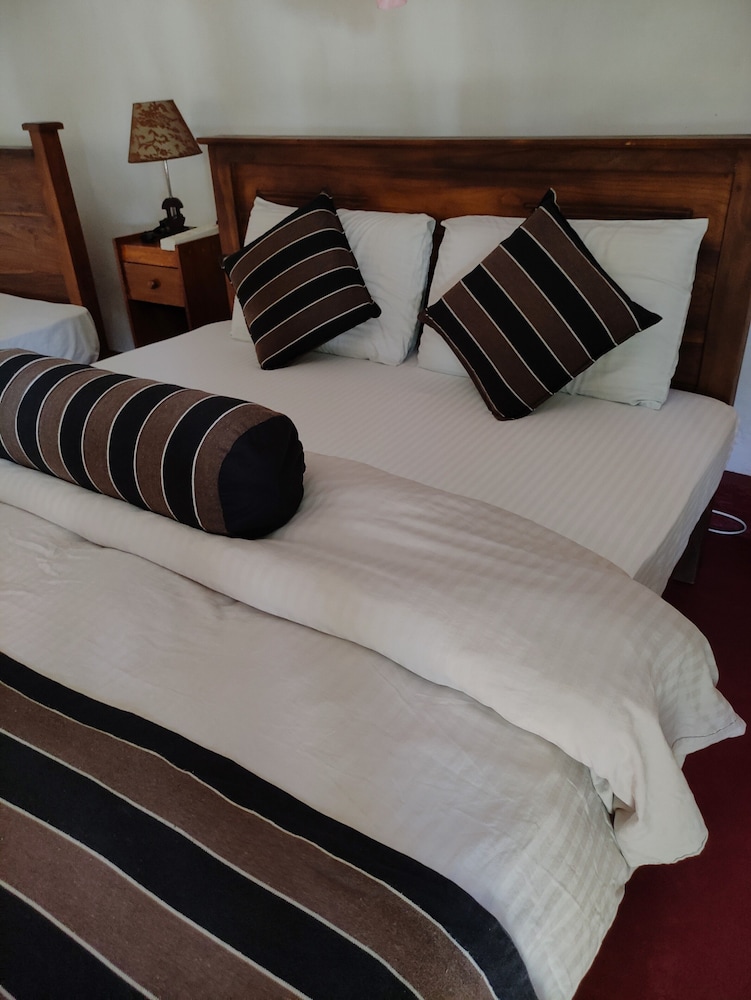 Family Double Room, 2 Queen Beds, Garden View